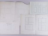 Plusieurs dessins représentant une maison sont représentés sur une feuille de papier