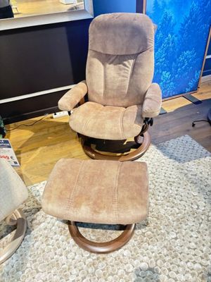 Fauteuil STRESSLESS CONSUL avec repose pied tissu velours be… - Photo 1