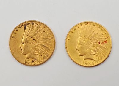 deux pièces d'or représentant une tête d'Indien sur un fond blanc