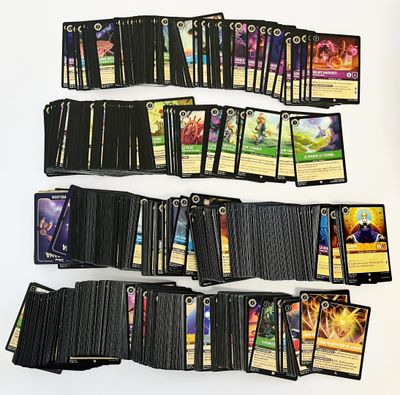 beaucoup de cartes sur la table
