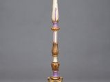 an image of a lamp that is sitting on a table