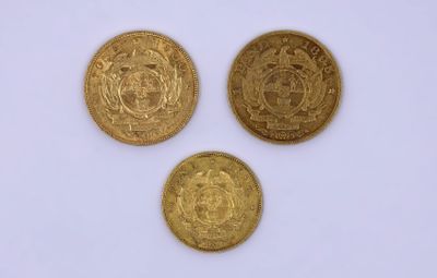 trois pièces d'or, dont l'une est un souverain et l'autre est un souverain