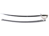 une paire de sabres de samouraï avec une poignée noire sur fond blanc
