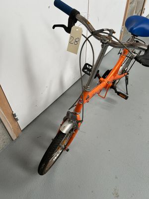 Vélo enfant pliant (modèle ancien), de couleur orange - Photo 1