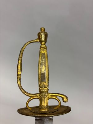 Epée d’apparat à lame triangulaire à deux tranchants. - Photo 1