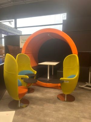 1 Espace coworking comprenant 1 zone réunion KOMIG + NEURATH - Photo 1