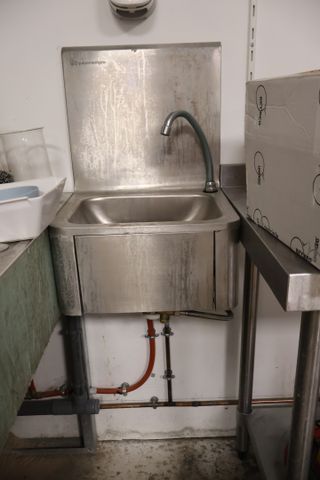 Lave main commande genou tout inox EQUIPEMENT PRO