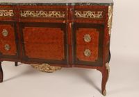 Commode sauteuse de forme rectangulaire à ressaut centrale, … (photo 3)