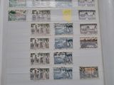 une photo d'une photo d'un livre avec des timbres