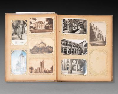 Un album de CARTES POSTALES comprenant une série sur le chât…