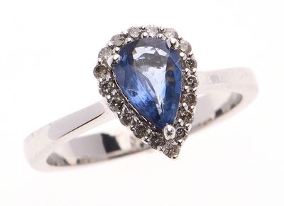 BAGUE duchesse en or gris 750 °/°° ornée d'un saphir taillé …