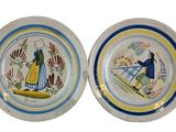 Il s'agit de deux assiettes sur lesquelles sont représentés un homme et une femme.