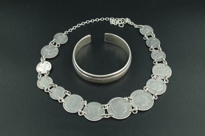 Ensemble composé d'un bracelet et d'une bague en argent, orné de perles de quartz aquamarine