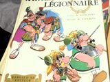 une image représentant un livre sur lequel figurent plusieurs personnages de dessins animés