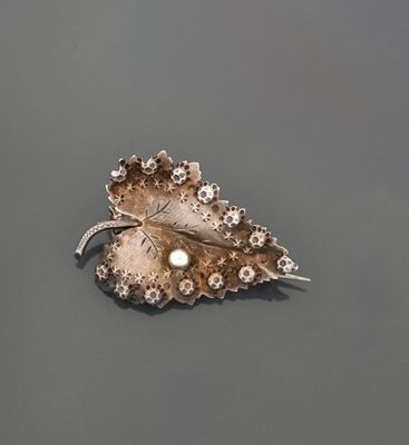 Broche en argent supérieur à 800 millièmes présentant une fe…