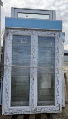 a picture of a house that has been built on a pallet
