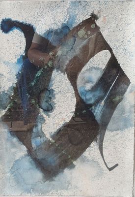 une peinture représentant une paire de bottes accrochée au mur
