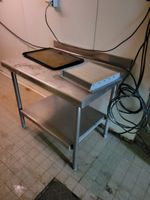 3 tables inox à 2 niveaux dont une ouvrant à 2 tiroirs (photo 3)