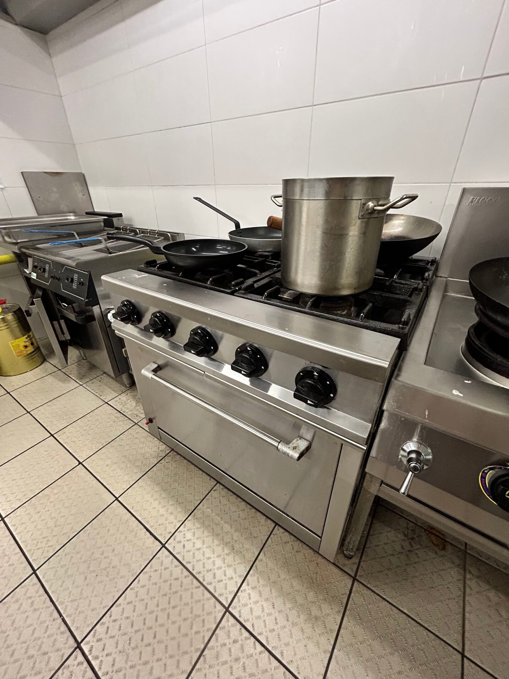 Piano de cuisson en inox 4 feux avec four à gaz IMEGAS année…