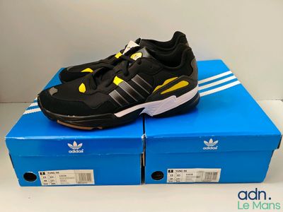 Lot de 2 paires de chaussures ADIDAS "Yung-96", P.