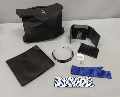 MUGLER Thierry. Ensemble d'accessoires de modes comprenant :…