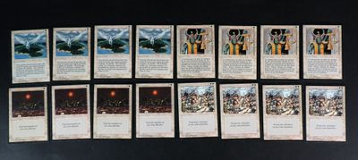 beaucoup de cartes sur la table