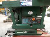 a machine that is sitting on top of a pallet