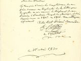 un vieux document comportant des annotations manuscrites, posé sur une table