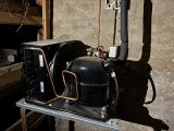 a picture of an air conditioner and a heat pump