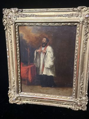 un vieux tableau représentant un homme vêtu d'une robe blanche et tenant un tissu rouge