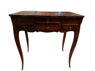 Coiffeuse en bois naturel, style louis XV.