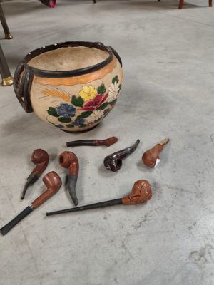 a lot of tools that are sitting on the floor
