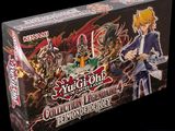 On voit ici la boîte du jeu de cartes « Summon of the Dark ».