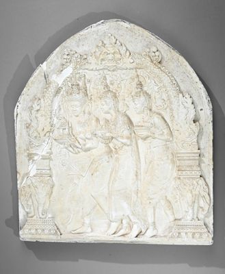 INDONESIE Les offrandes Bas-relief en plâtre