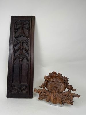 paire de plaques murales anciennes en bois sculpté