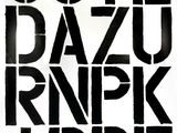 une photo en noir et blanc d'un panneau sur lequel on peut lire « coote dazu rnpk hippie »