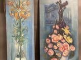 un tableau représentant un vase de fleurs et un tableau représentant un oiseau dans un vase