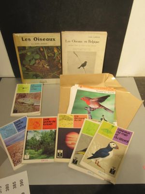 334.52 - Lot DE Livres / Documents Sur Oiseaux, Nature Etc .