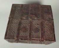 PAKISTAN, fin XIXème siècle. Coffre en bois richement sculpt… (photo 2)