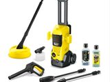 une bombe aérosol jaune et noire contenant des produits d'entretien, sur fond blanc