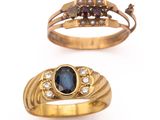 deux bagues en or ornées d'une pierre bleue et de diamants