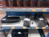 de nombreux modèles différents de grille-pain sont disponibles en rayon
