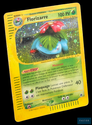 gros plan d'une carte pokemon sur fond noir