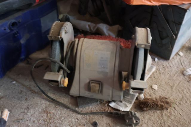 Visseuse placo HILTI sans batterie ni chargeur, pistolet à scelle...