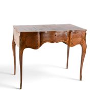 Coiffeuse en placage de bois de rose à décor marqueté de fil… (photo 2)