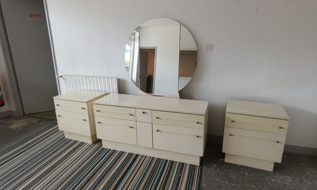 Ensemble de mobilier de chambre ROYAL BOARD GOLDEN comprenant une...