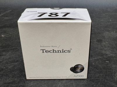 une photo d'une boîte de Technics posée sur une table