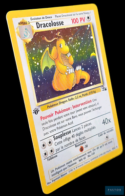 un carton jaune sur lequel figure l'image d'un dragon