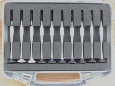 une mallette contenant tout un tas d'outils différents