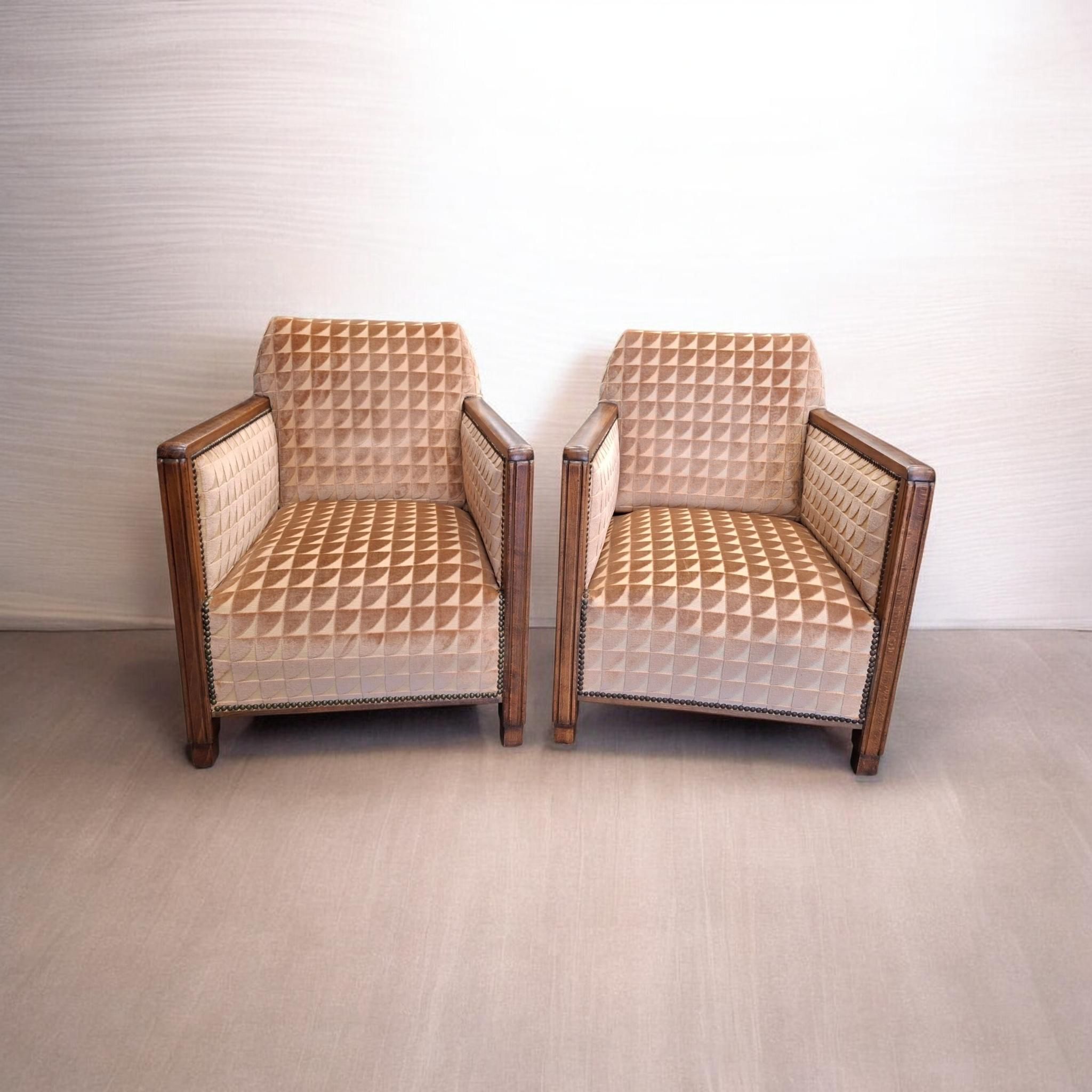 Paire de fauteuils en velours ciselé moderne à motifs géomét…